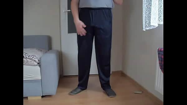 Zabawa kutasem w śliskich dresach